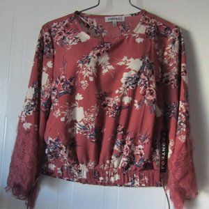 Women's Small Kontrol Contemporary Top